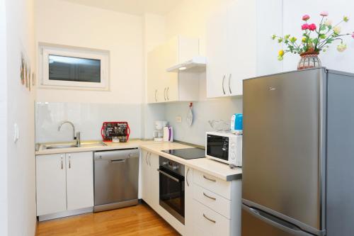 Apartments by the sea Trogir - 16210