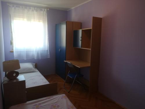 Apartments with WiFi Sibenik - 16292