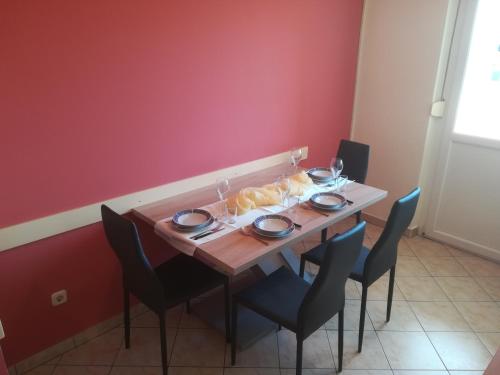 Apartments with WiFi Sibenik - 16292