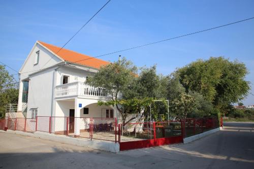 Apartments with parking spaces Vodice - 16190