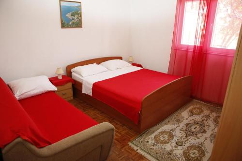 Apartments with parking space Vodice - 16190
