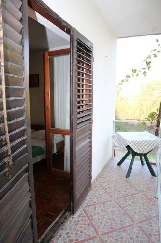 Apartments with parking space Vodice - 16190