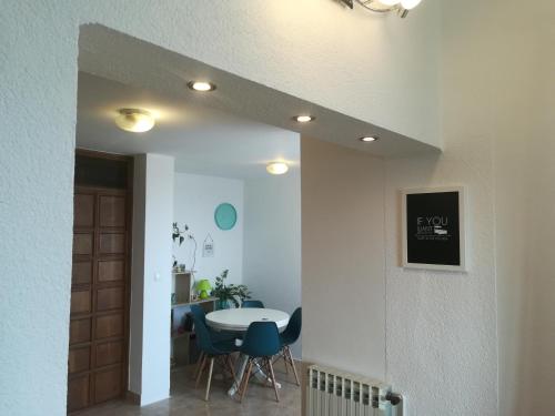 Apartments with parking space Primosten - 15499