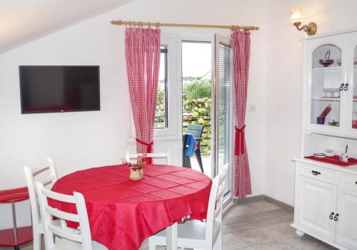 Apartments with parking space Rogoznica - 15876