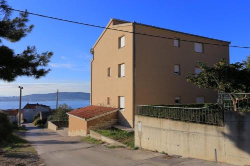 Fotografia z galérie ubytovania Apartments with a parking space Kastel Sucurac, Kastela - 16209 v destinácii Kaštela
