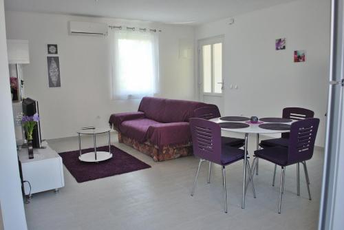 Apartments with parking space Podstrana, Split - 16051