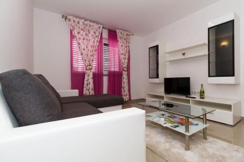 Apartments by the sea Vodice - 16249