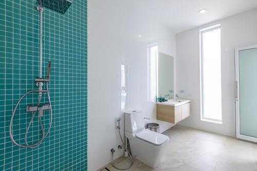 Ванная комната в Modern 4 Bedroom Pool Villa KH-A6