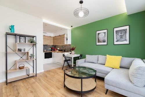 Modern Apartment on Łobzowska Street by Noclegi Renters