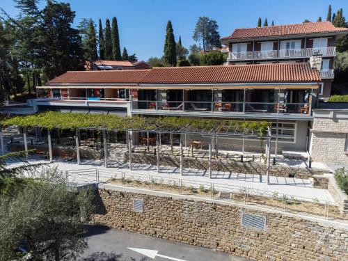 Budova, kde se aparthotel nachází