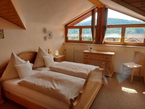 Postel nebo postele na pokoji v ubytování Ferienwohnung Bruni Huber