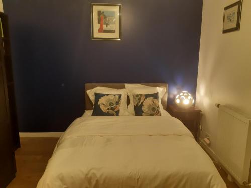 Photo de la galerie de l'établissement LE COCON BLEU Chambre chez l'habitant, à Villepreux