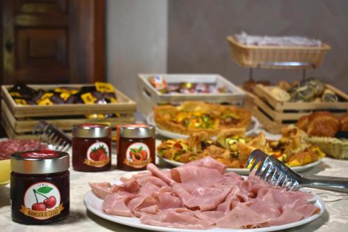 Comida en o cerca de este apartamento