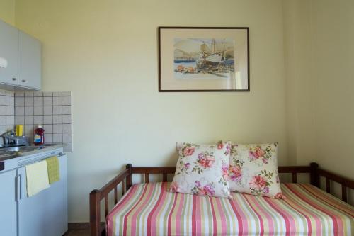 Dapur atau dapur kecil di Kalithea Apartments - Heated Pool