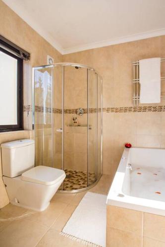 Aqua Terra Boutique Guesthouse - Simon's Town, Cape Townにあるバスルーム