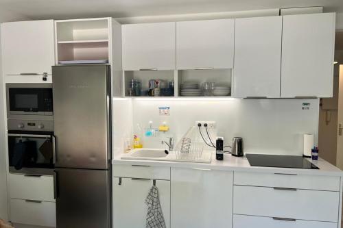 Photo de la galerie de l'établissement Residence Near The Beach 31 M With BalconyPool, à Arcachon