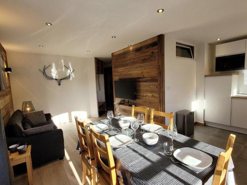 Appartement rénové 2 chambres - 5 pers, balcon, parking, WIFI Les Gets - FR-1-598-98