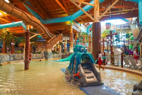 a water slide at a water park at Castaway Bay by Cedar Point Resorts in Sandusky