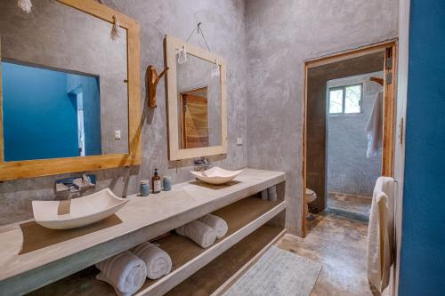 Phòng tắm tại SANTUARIO SOL LAGOON FRONT 24 PAX 6 br cuartos