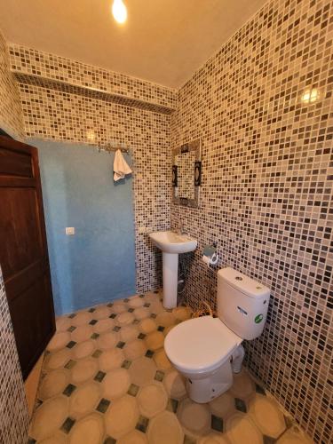 Salle de bains dans l'établissement Riad Heermans