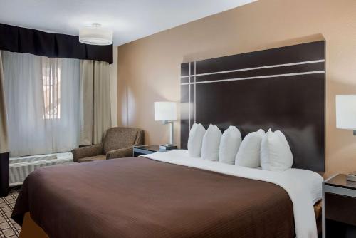 Postel nebo postele na pokoji v ubytování Best Western Nursanickel Hotel