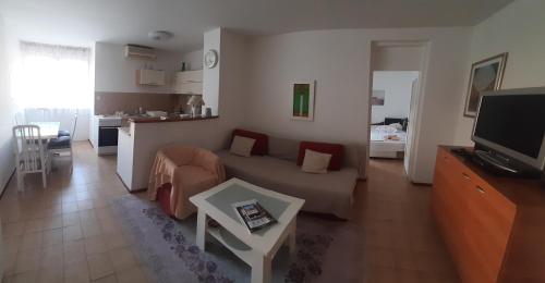Holiday apartments Palit, Rab - 20000