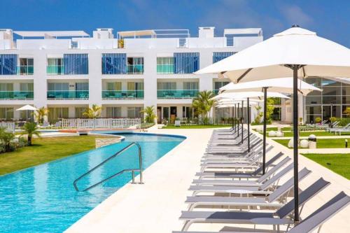 FREE Golf Cart and Pool front Condo at Cana Rock