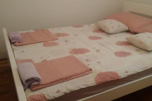 Ένα ή περισσότερα κρεβάτια σε δωμάτιο στο Apartments with parking space Krusevo, Novigrad - 17149