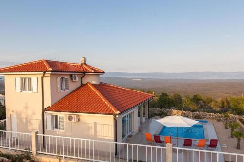 Fotografia z galérie ubytovania Family friendly house with a swimming pool Vrh, Krk - 17081 v destinácii Krk