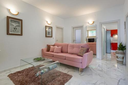 Apartments with parking space Banjole, Pula - 17097