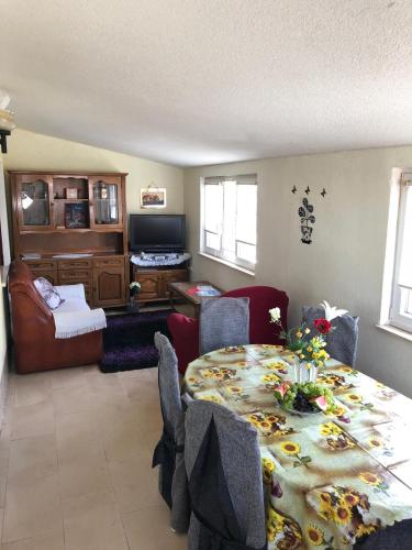 Apartments with parking space Rastici, Ciovo - 17276