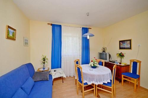 Posedenie v ubytovaní Apartments with parking spaces Rogoznica - 17318