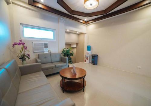 Posezení v ubytování RedDoorz near Robinsons Cybergate Davao