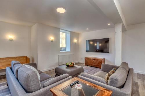 Our Lady III - Unique Luxury Accommodations! – Photos 4