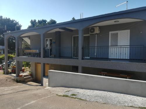 Zdjęcie z galerii obiektu Apartments with a parking space Bibinje, Zadar - 17346 w Bibinje