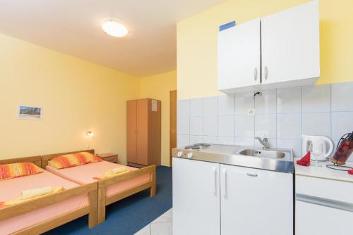 Apartments with parking space Orebic, Peljesac - 17134