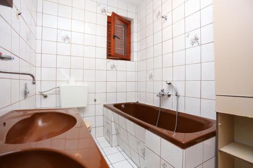 Apartments by the sea Arbanija, Ciovo - 17332