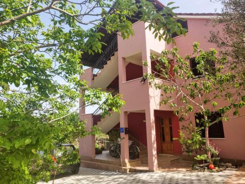 Apartments with parking space Vinisce, Trogir - 17062