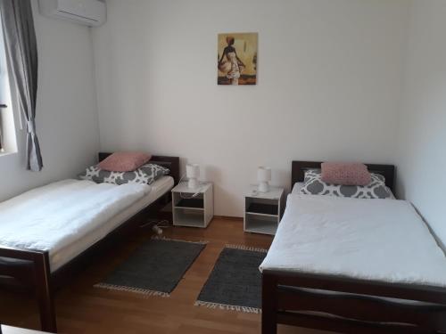 Postel nebo postele na pokoji v ubytování Apartments with a parking space Slunj, Plitvice - 17408