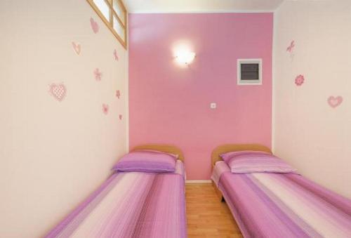 Apartments with parking space Vodice - 17325
