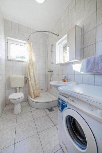 Apartments with parking space Vodice - 17325