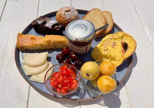 Mad på feriegården eller i nærheden