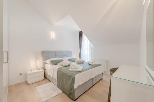 Apartments with WiFi Split - 17539