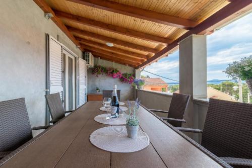 Apartments with parking space Bibinje - Zadar - 17554