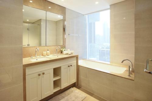 Koupelna v ubytování Opera Grand - 2BR Apartment - Allsopp&Allsopp