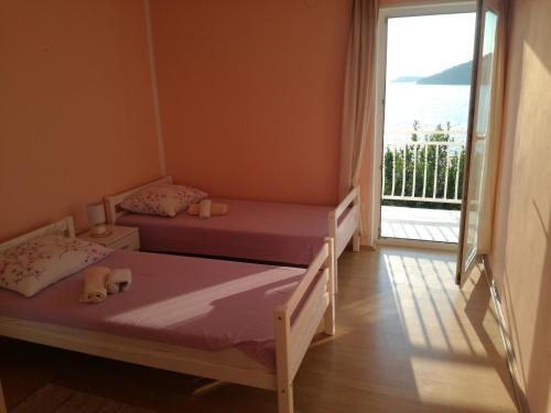 Apartments by the sea Razanj, Rogoznica - 17559