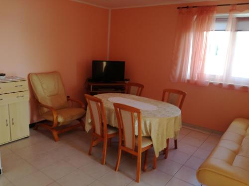 Apartments by the sea Razanj, Rogoznica - 17559