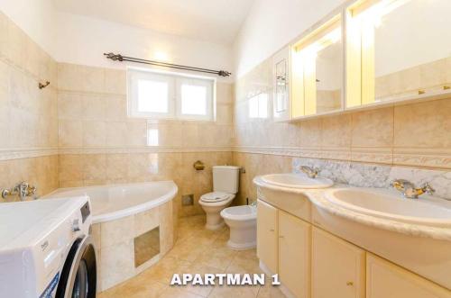 Apartments with WiFi Crikvenica - 17497