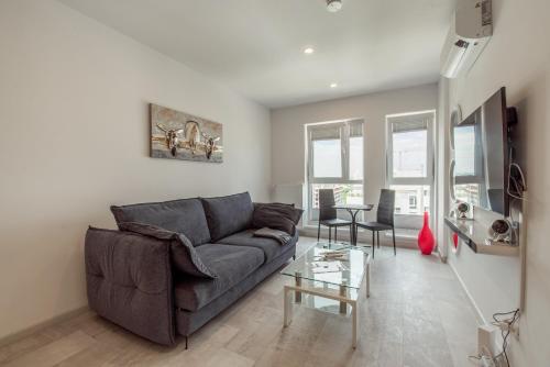 Posezení v ubytování Fancy Penthouse Studio with Lakeview W10