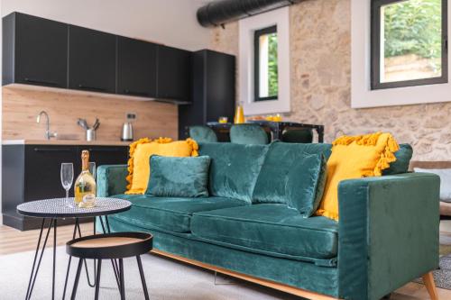 Posezení v ubytování LOFT DESIGN AUX PORTES DE MONACO